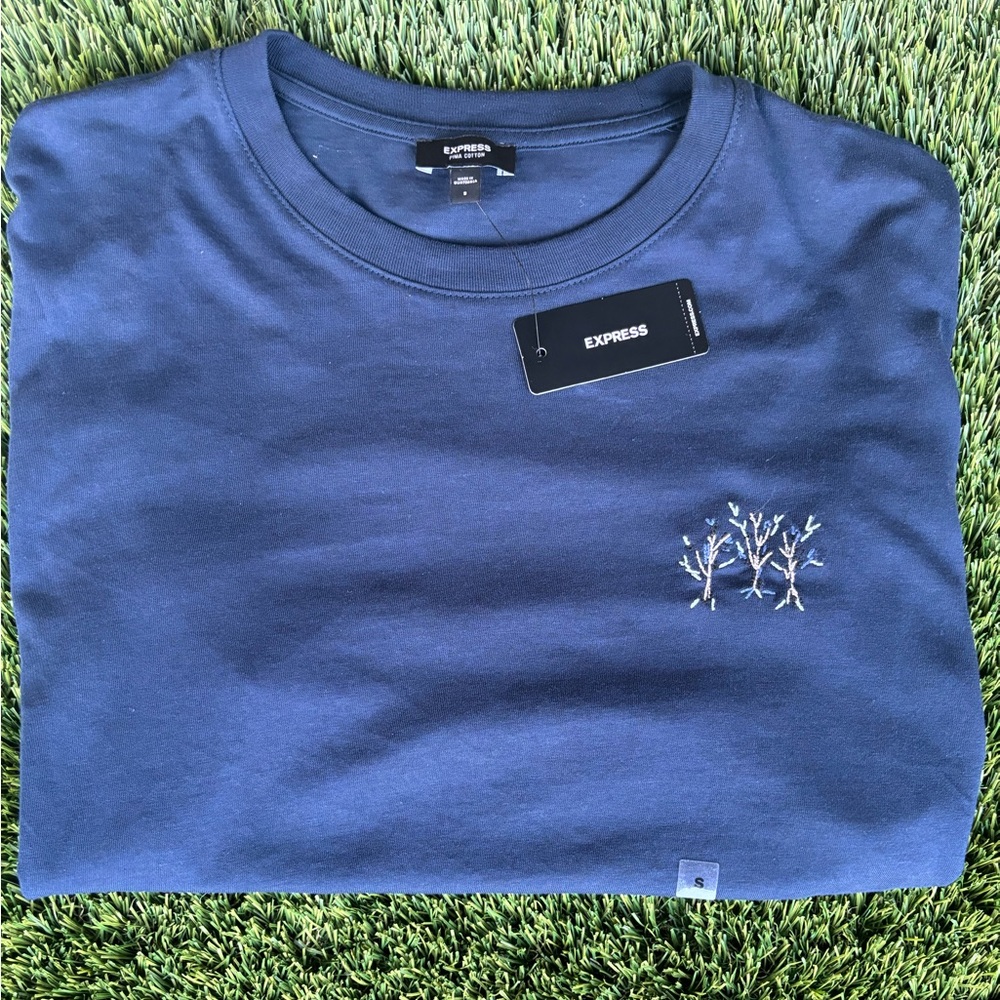 EXPRESS Dark Blue T-shirt with flower design